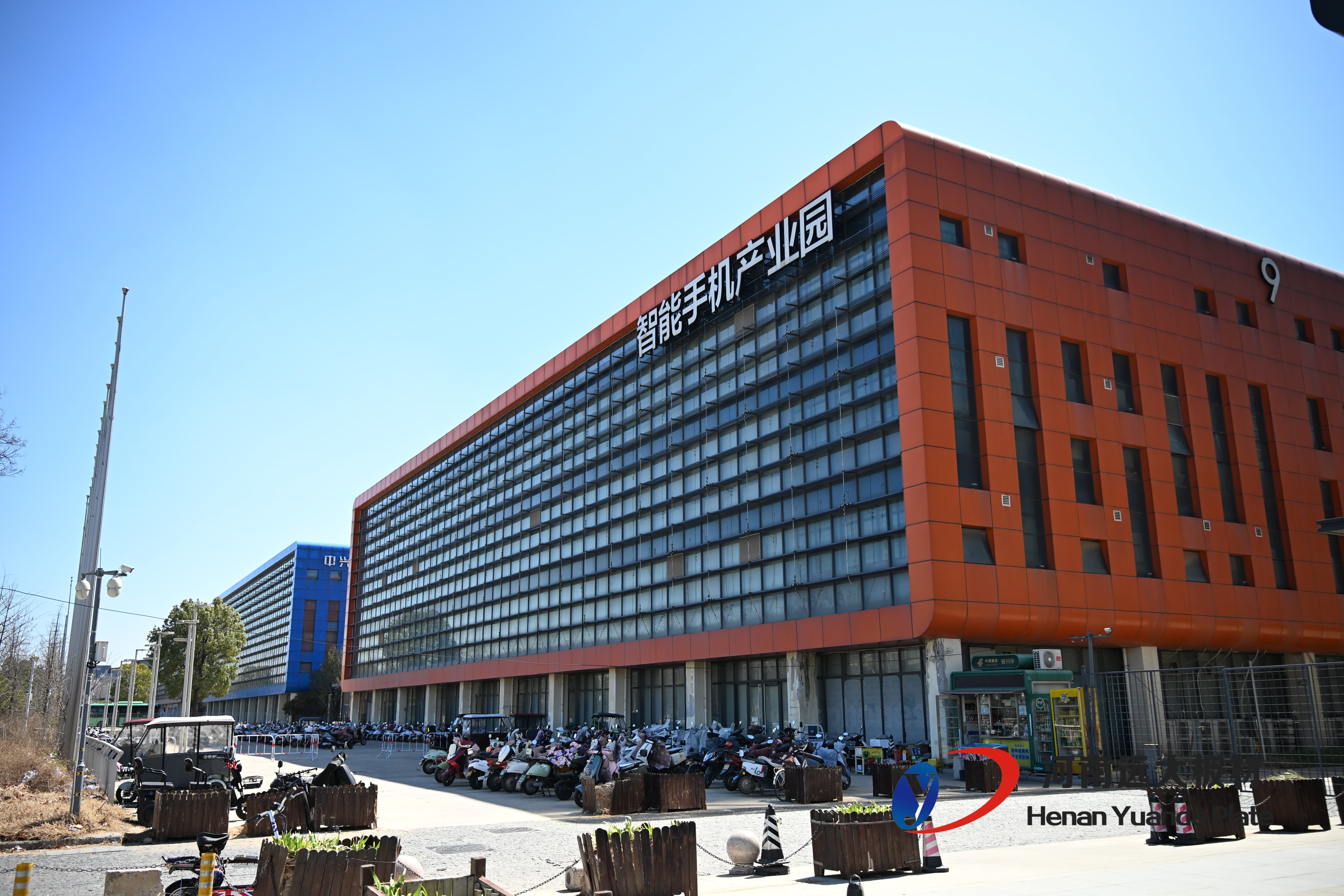 聚氨酯封邊巖棉板智能手機(jī)產(chǎn)業(yè)園項(xiàng)目(圖2)