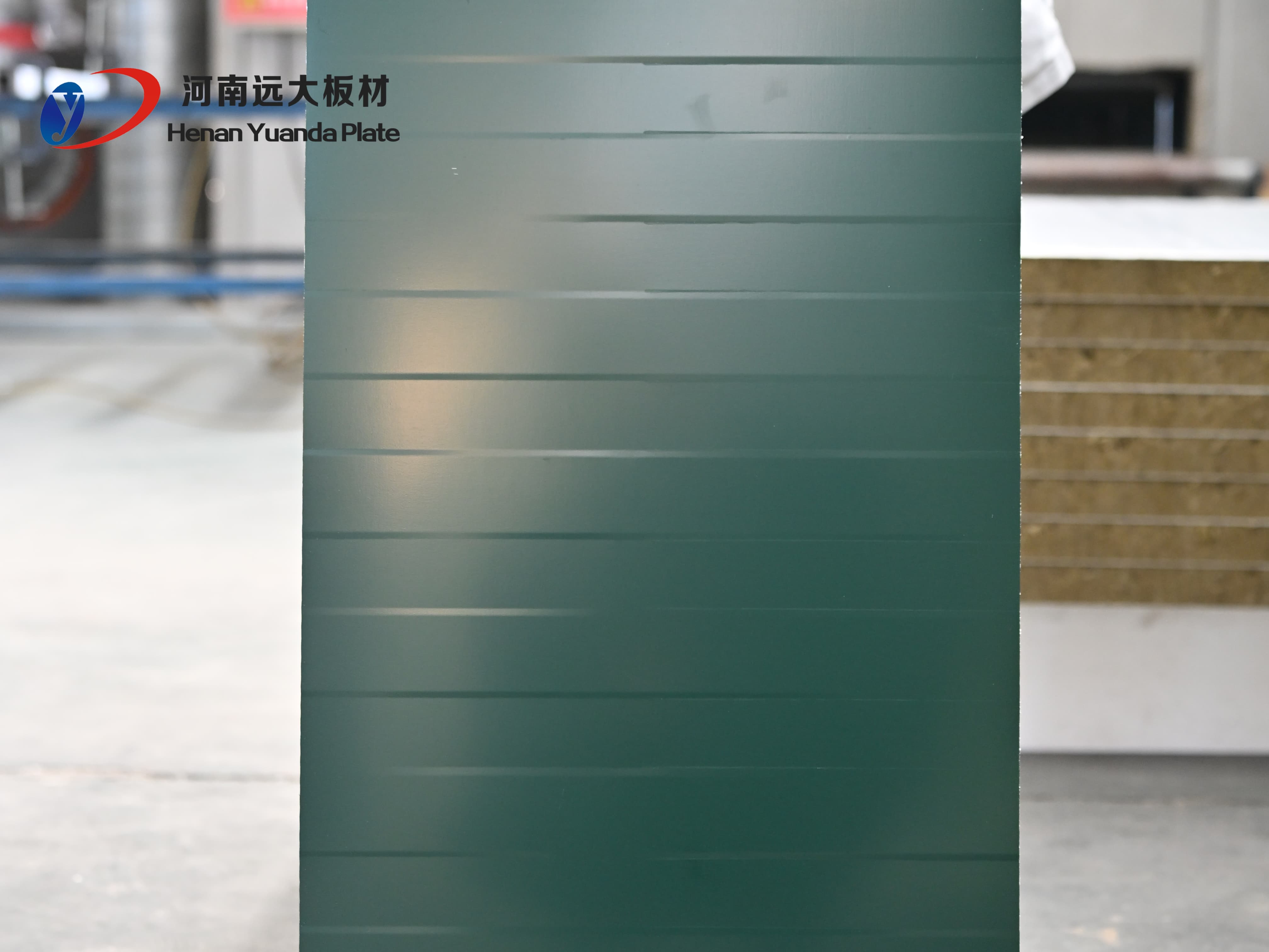 “冷鏈倉(cāng)庫(kù)對(duì)保溫‘零容忍’？聚氨酯夾芯冷庫(kù)板的‘無(wú)縫’密封方案正是答案。” (圖1)