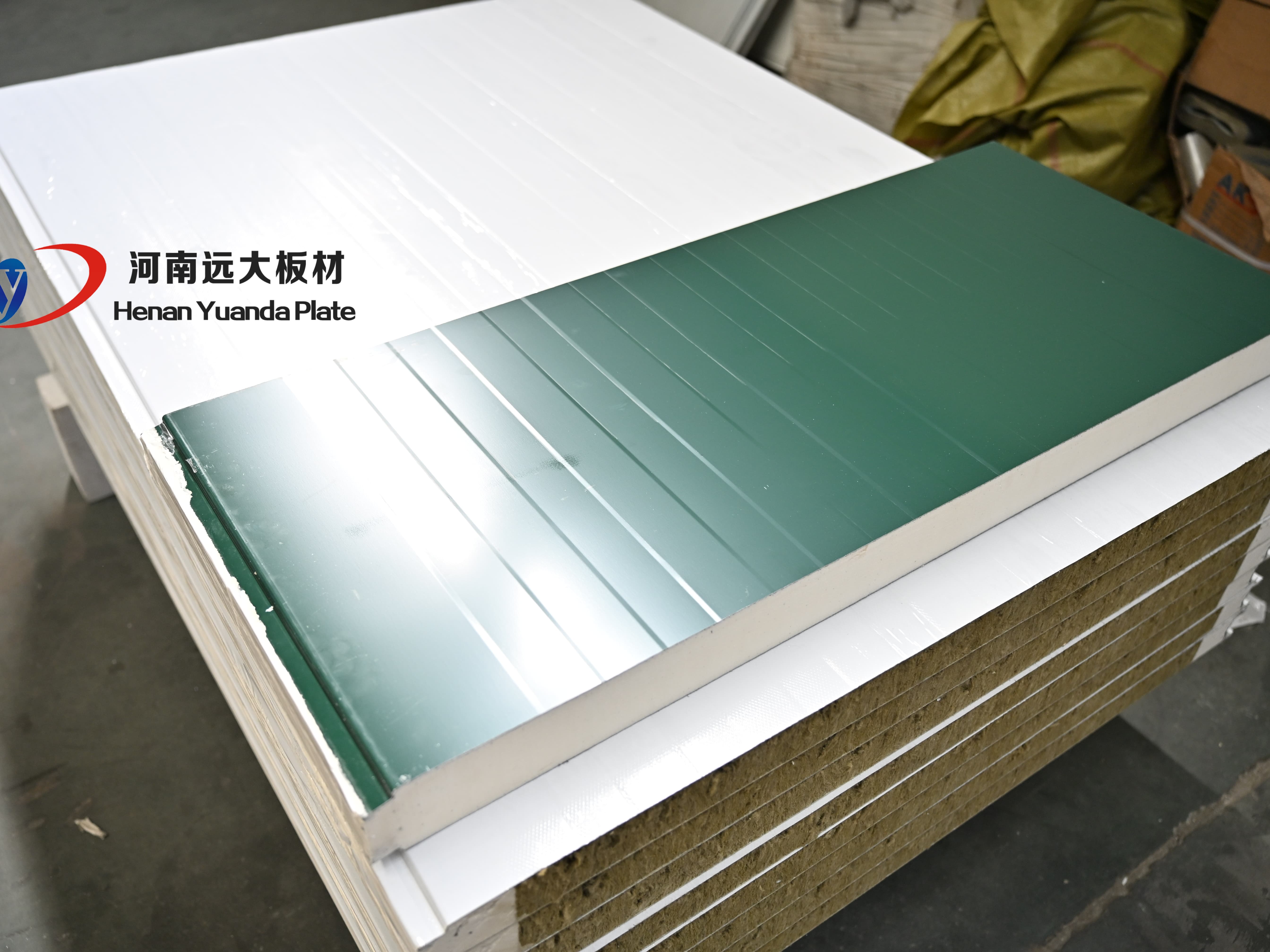 資深工程顧問揭秘：大型項目為何必選聚氨酯封邊巖棉板？(圖3)