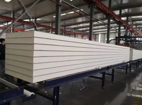 聚氨酯冷庫板：高效保溫，守護冷鏈安全的優(yōu)選材料(圖1)